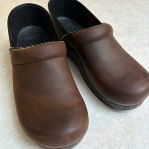 Dansko Professional Antique Brown Oiled Clog, size 11W width